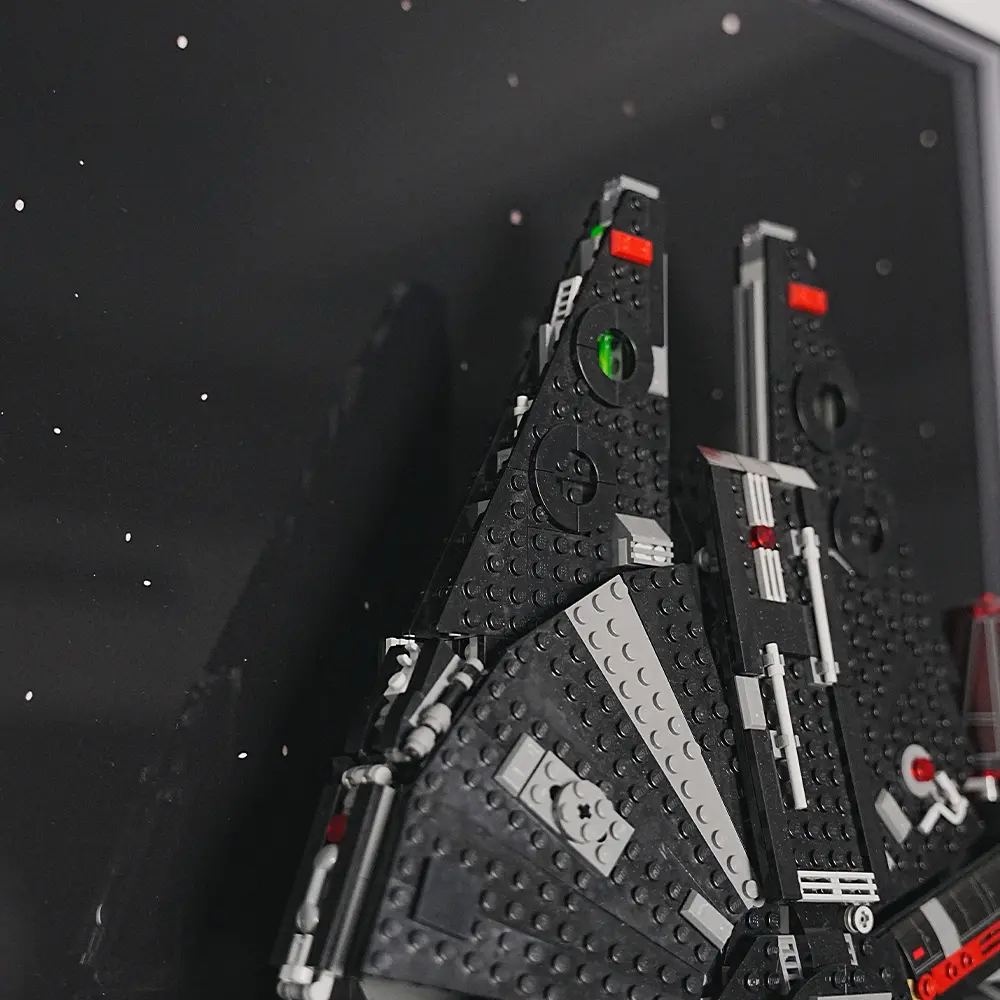 LEGO Display Frame for STAR WARS Dark Millennium Falcon (75389) - Image 9