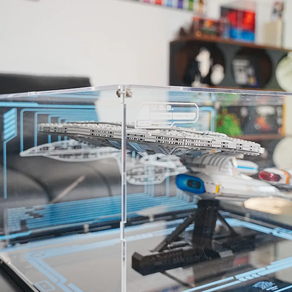 LEGO Display Case for Star Trek: U.S.S. Enterprise NCC-1701-D™ (10356) - Image 3