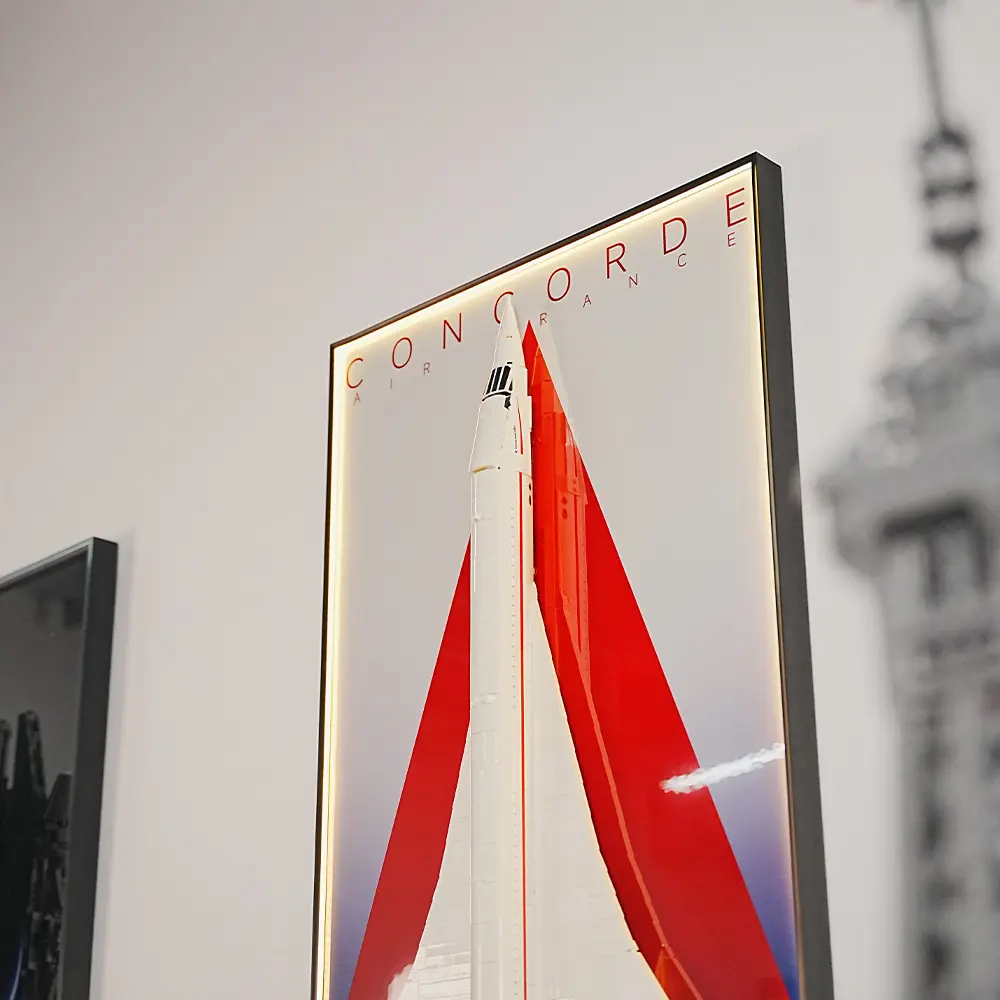 LEGO Display Wall Mount Frame for Concorde (10318) - Image 5
