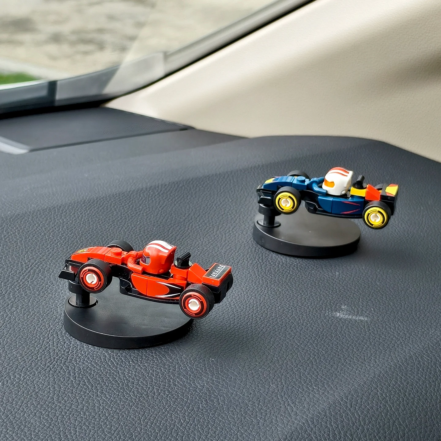 LEGO Car Ornaments for F1 Collectible Race Cars (71049) - Image 3